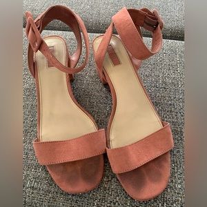 Forever 21 faux suede sandals sz 8.5
